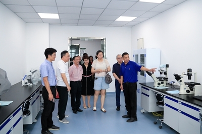 農業農村部人力資源開發中心處長何兵存一行來校調研(圖)
